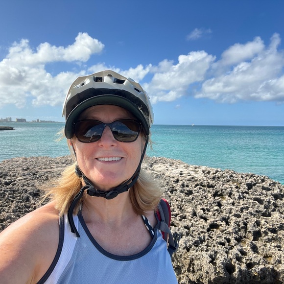 Meet your Posher, Vicki - Picture 2 of 3